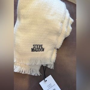 NWT Steve Madden OFF WHITE scarf